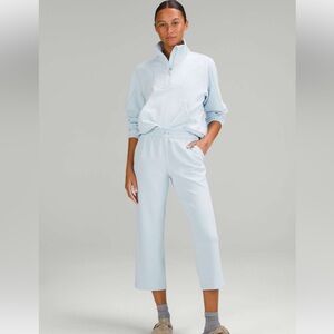 Lululemon Softstreme straight leg cropped Powder Blue sz 12